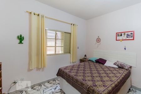 Quarto 2 de casa à venda com 4 quartos, 75m² em Jardim Laone, São Paulo