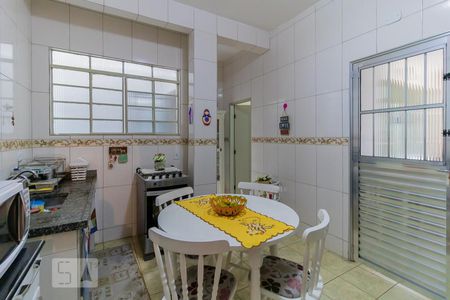 Casa à venda com 75m², 4 quartos e 2 vagas Casa à venda com 75m², 4 quartos e 2 vagasCozinha