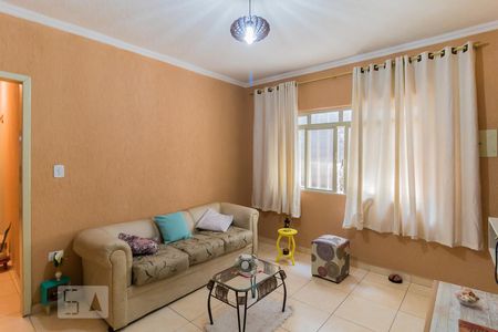 Sala de casa à venda com 4 quartos, 75m² em Jardim Laone, São Paulo