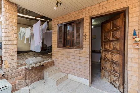 Casa à venda com 75m², 4 quartos e 2 vagas Casa à venda com 75m², 4 quartos e 2 vagasTerraço