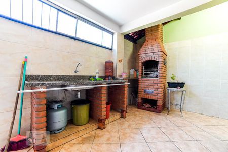 Casa à venda com 136m², 4 quartos e 2 vagas Casa à venda com 136m², 4 quartos e 2 vagasChurrasqueira