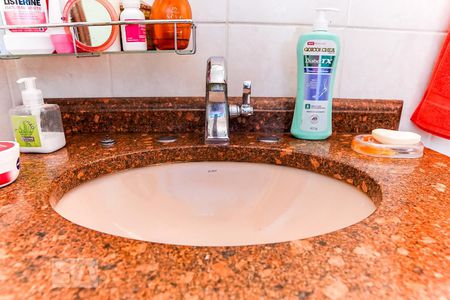 Casa à venda com 136m², 4 quartos e 2 vagas Casa à venda com 136m², 4 quartos e 2 vagasBanheiro