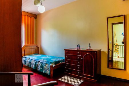 Casa à venda com 136m², 4 quartos e 2 vagas Casa à venda com 136m², 4 quartos e 2 vagasQuarto 2