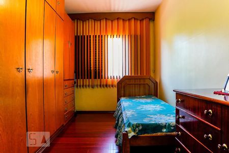 Casa à venda com 136m², 4 quartos e 2 vagas Casa à venda com 136m², 4 quartos e 2 vagasQuarto 2