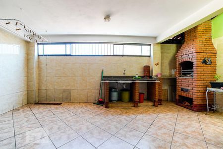 Casa à venda com 136m², 4 quartos e 2 vagas Casa à venda com 136m², 4 quartos e 2 vagasChurrasqueira