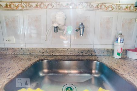 Casa à venda com 136m², 4 quartos e 2 vagas Casa à venda com 136m², 4 quartos e 2 vagasCozinha