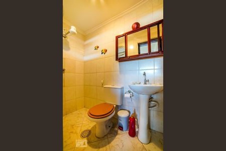 Casa à venda com 136m², 4 quartos e 2 vagas Casa à venda com 136m², 4 quartos e 2 vagasBanheiro do Quarto Reversível