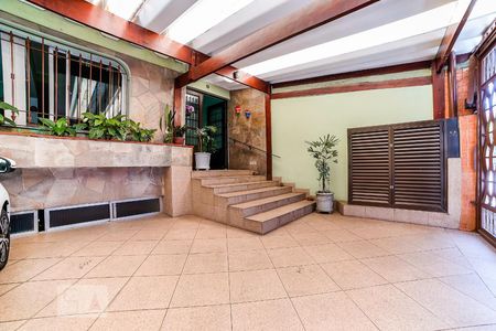 Casa à venda com 136m², 4 quartos e 2 vagas Casa à venda com 136m², 4 quartos e 2 vagasGaragem