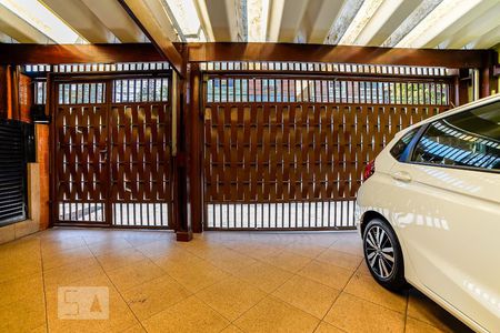 Casa à venda com 136m², 4 quartos e 2 vagas Casa à venda com 136m², 4 quartos e 2 vagasGaragem