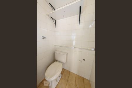 Banheiro de Serviço de apartamento para alugar com 1 quarto, 58m² em Centro, Campinas