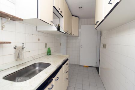Apartamento à venda com 80m², 2 quartos e 1 vagaCozinha
