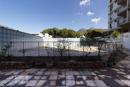 Apartamento à venda com 80m², 2 quartos e 1 vagaÁrea comum - Piscina