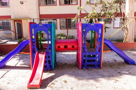 Apartamento à venda com 67m², 2 quartos e 1 vaga Apartamento à venda com 67m², 2 quartos e 1 vagaÁrea Comum - Playground