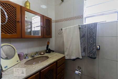 Casa à venda com 170m², 4 quartos e 1 vagaBanheiro 1
