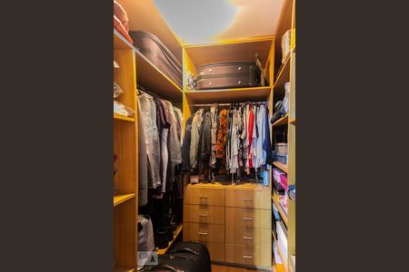 Casa à venda com 170m², 4 quartos e 1 vagaCloset do quarto 2