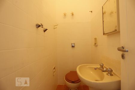 Apartamento à venda com 230m², 3 quartos e 1 vagaBanheiro de Serviços