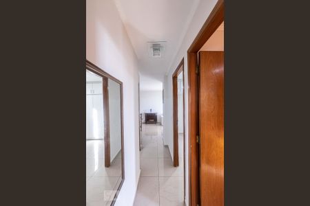 Corredor de apartamento para alugar com 2 quartos, 60m² em Chácara Belenzinho, São Paulo