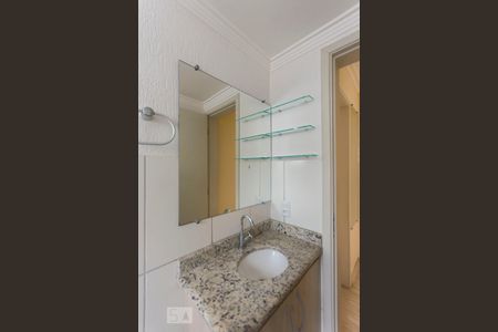 Banheiro de apartamento à venda com 2 quartos, 50m² em Jardim Márcia, Campinas