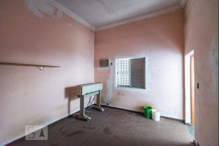 Casa à venda com 470m², 3 quartos e 2 vagasSuíte