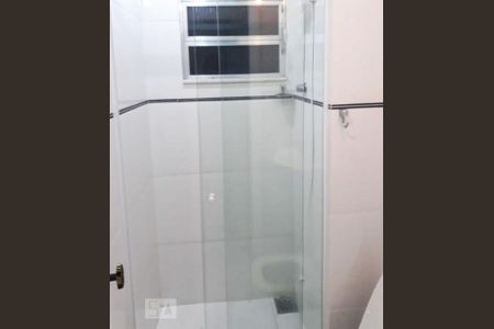 Banheiro de apartamento para alugar com 1 quarto, 50m² em Taquara, Rio de Janeiro
