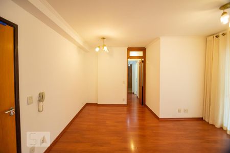 Sala de apartamento para alugar com 3 quartos, 75m² em Vila Gomes, São Paulo