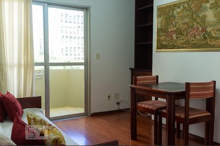 Sala de apartamento para alugar com 1 quarto, 37m² em Morro dos Ingleses, São Paulo