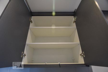 Apartamento para alugar com 50m², 1 quarto e 1 vaga Apartamento para alugar com 50m², 1 quarto e 1 vagaCozinha - Armários