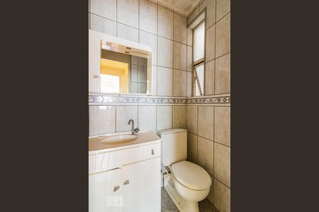 Banheiro de apartamento à venda com 2 quartos, 50m² em Vila Nova, Porto Alegre