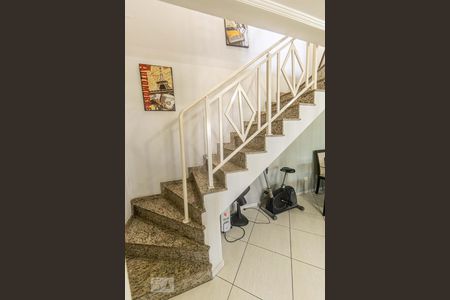Escada de casa à venda com 3 quartos, 110m² em Vila Bela, São Paulo