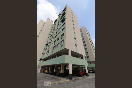 Apartamento para alugar com 65m², 2 quartos e 1 vaga Apartamento para alugar com 65m², 2 quartos e 1 vagaFachada