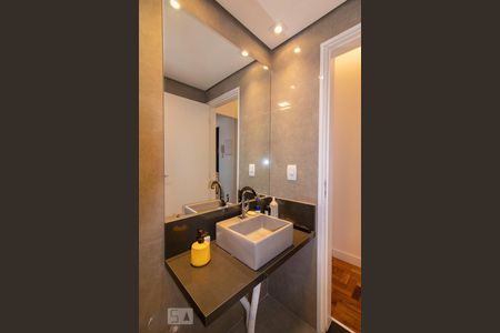 Apartamento para alugar com 76m², 2 quartos e 1 vaga Apartamento para alugar com 76m², 2 quartos e 1 vagaBanheiro