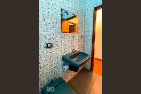 Casa à venda com 167m², 3 quartos e 2 vagas Casa à venda com 167m², 3 quartos e 2 vagasBanheiro Superior