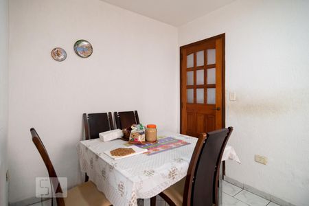 Casa à venda com 120m², 2 quartos e 2 vagas Casa à venda com 120m², 2 quartos e 2 vagasCozinha