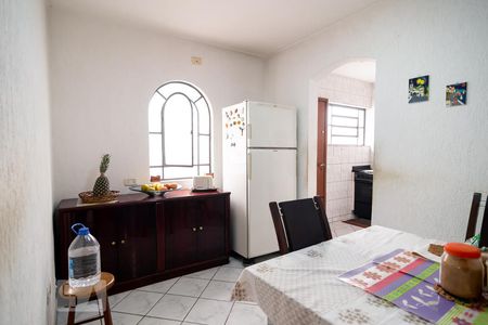 Casa à venda com 120m², 2 quartos e 2 vagas Casa à venda com 120m², 2 quartos e 2 vagasCozinha