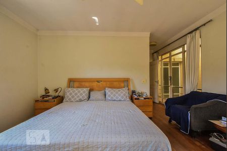 Casa para alugar com 370m², 4 quartos e 5 vagasSuíte 