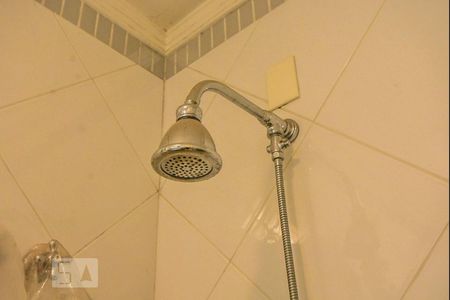 Casa para alugar com 370m², 4 quartos e 5 vagasBanheiro Suíte 