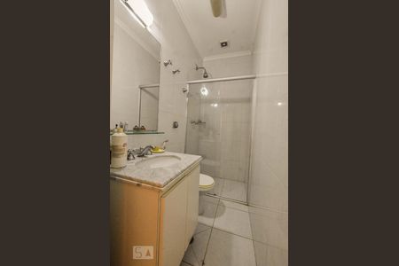 Casa para alugar com 370m², 4 quartos e 5 vagasBanheiro 02