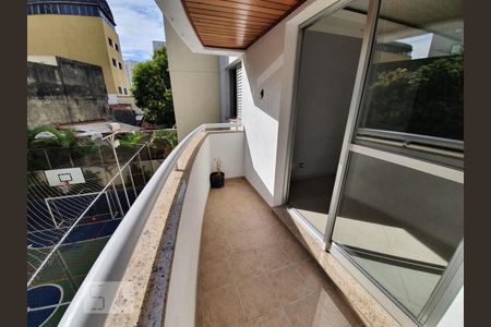 Apartamento à venda com 96m², 3 quartos e sem vagavaranda