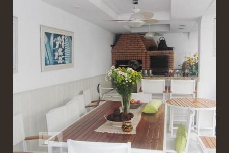 Casa à venda com 580m², 5 quartos e sem vagaChurrasqueira