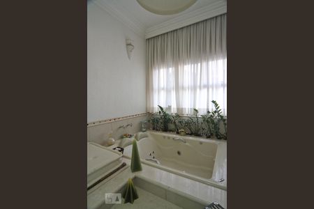 Casa à venda com 580m², 5 quartos e sem vagaSuíte master - Banheiro