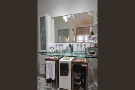 Casa à venda com 580m², 5 quartos e sem vagaSuíte master - Banheiro