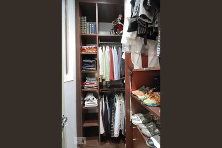 Casa à venda com 580m², 5 quartos e sem vagaCloset 1 - Suíte master