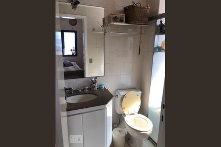 Banheiro de apartamento à venda com 3 quartos, 130m² em Vila Madalena, São Paulo