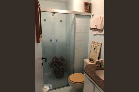 Banheiro de apartamento à venda com 3 quartos, 130m² em Vila Madalena, São Paulo