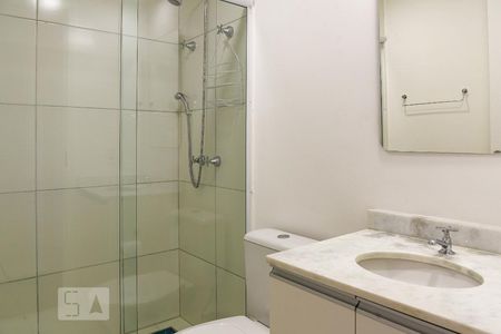 Apartamento à venda com 57m², 2 quartos e 1 vaga Apartamento à venda com 57m², 2 quartos e 1 vagaBanheiro do Corredor
