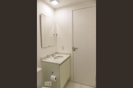 Apartamento à venda com 57m², 2 quartos e 1 vaga Apartamento à venda com 57m², 2 quartos e 1 vagaBanheiro do Corredor