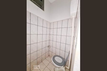 Banheiro de apartamento para alugar com 2 quartos, 45m² em Guará Ii, Brasília