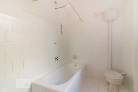 Apartamento para alugar com 65m², 2 quartos e sem vagaBanheiro