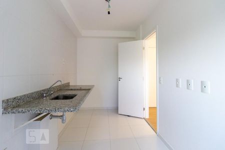 Cozinha de apartamento para alugar com 2 quartos, 60m² em Jardim Tupanci, Barueri