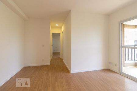 Sala de apartamento para alugar com 2 quartos, 60m² em Jardim Tupanci, Barueri